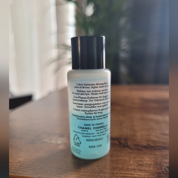 Chanel makeup remover - Picture 2 of 4